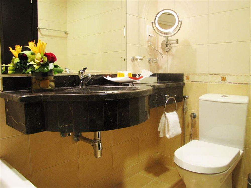 Paragon Hotel Abu Dhabi Ngoại thất bức ảnh