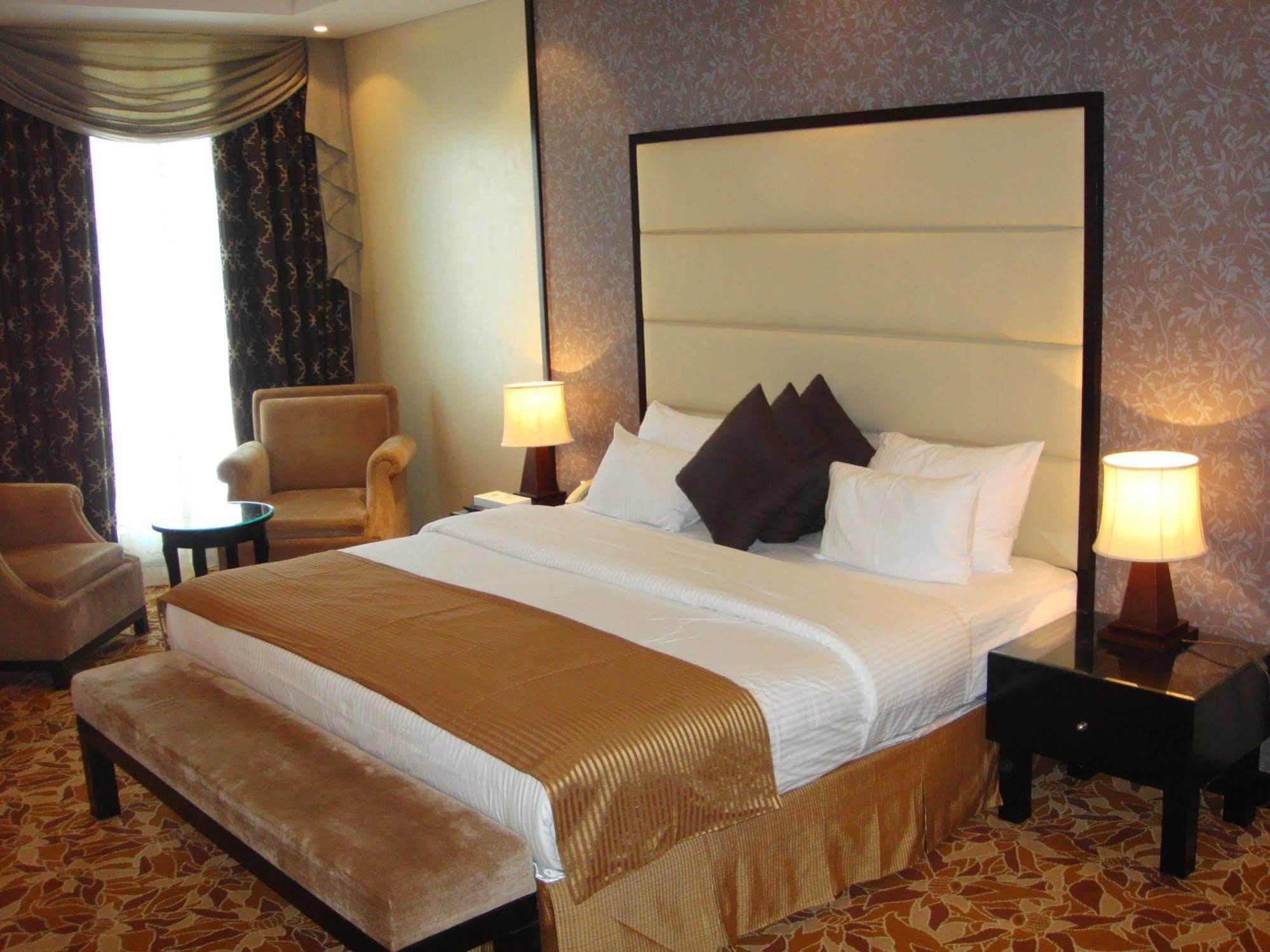 Paragon Hotel Abu Dhabi Ngoại thất bức ảnh