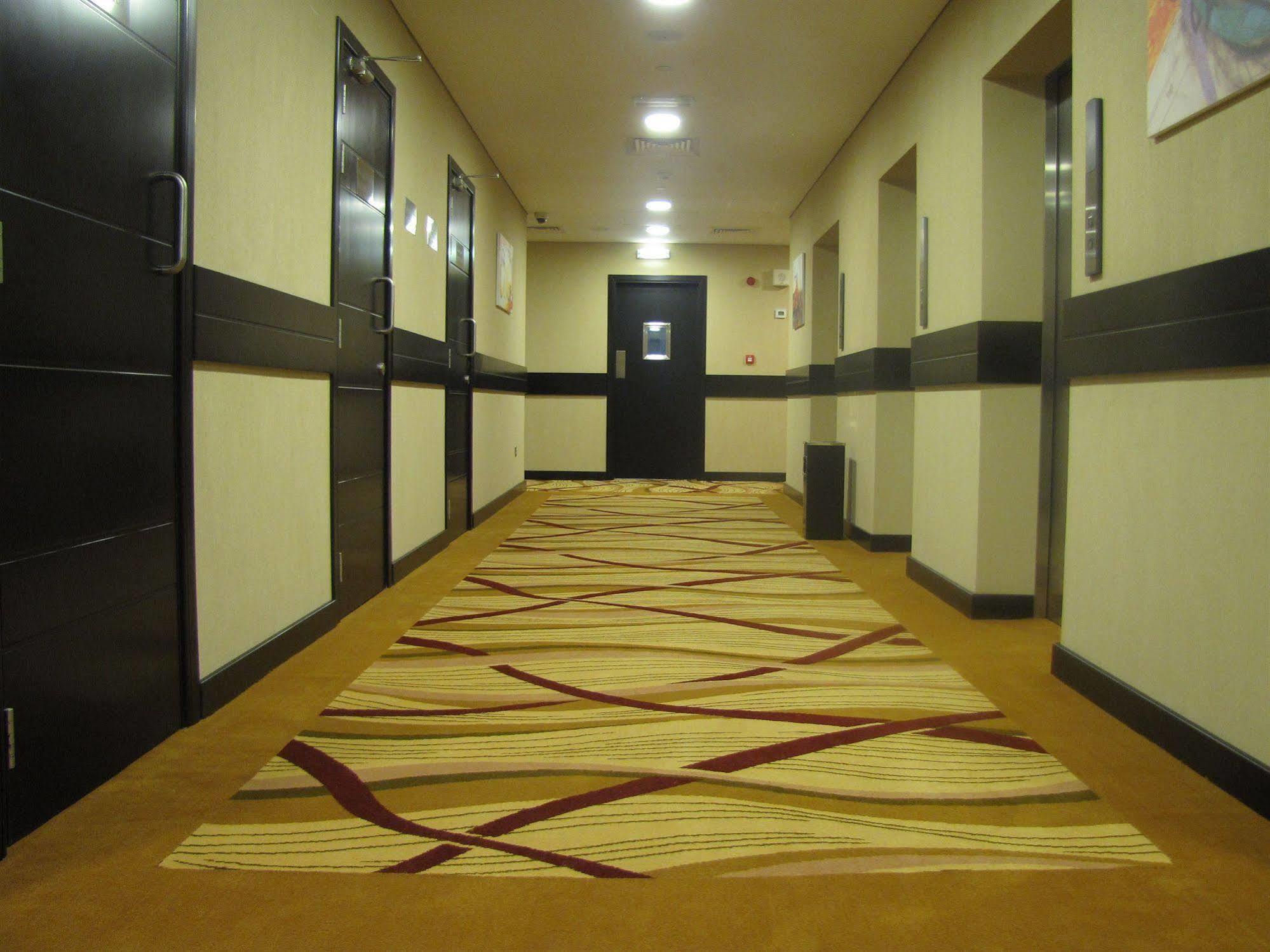 Paragon Hotel Abu Dhabi Ngoại thất bức ảnh