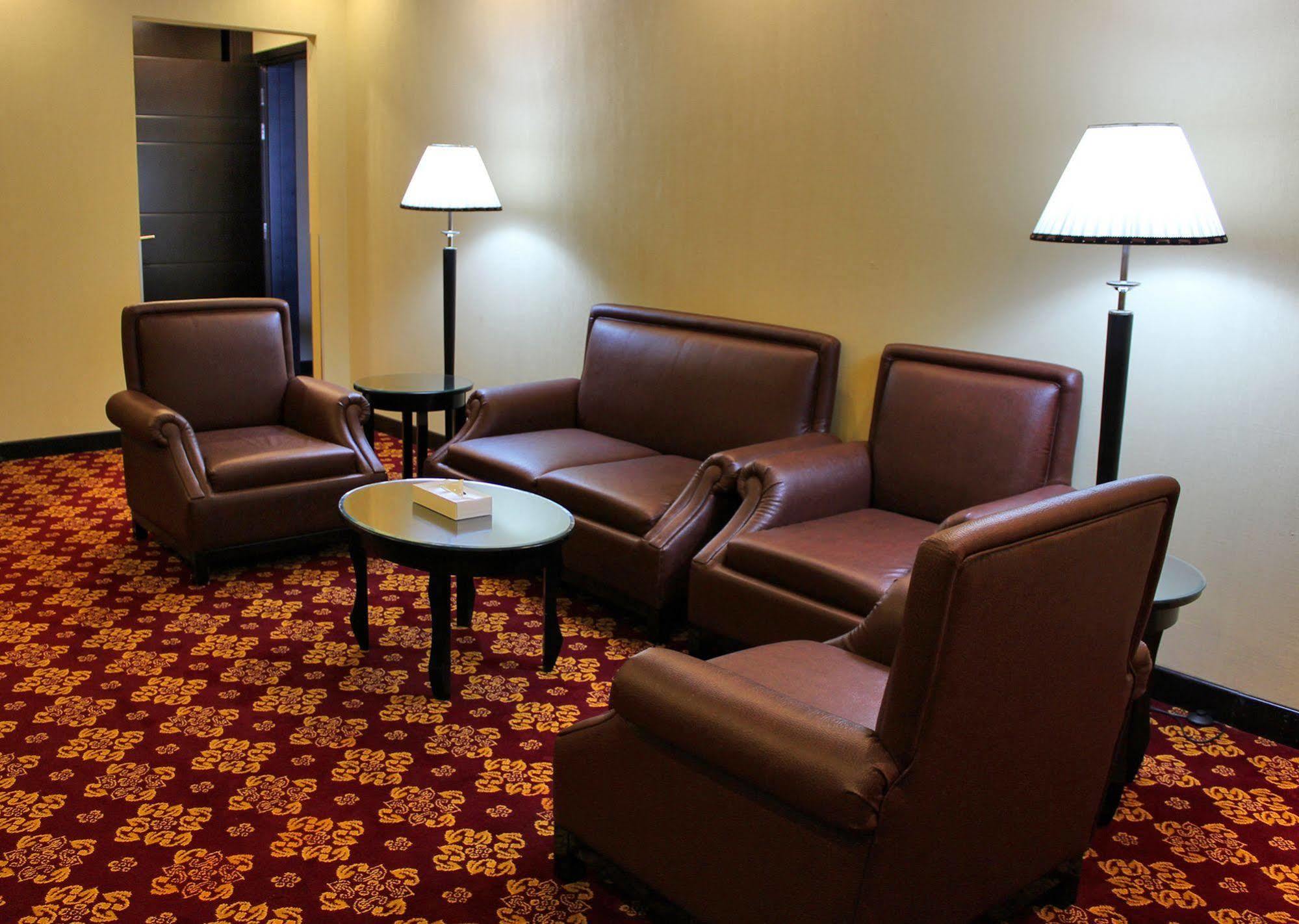 Paragon Hotel Abu Dhabi Ngoại thất bức ảnh