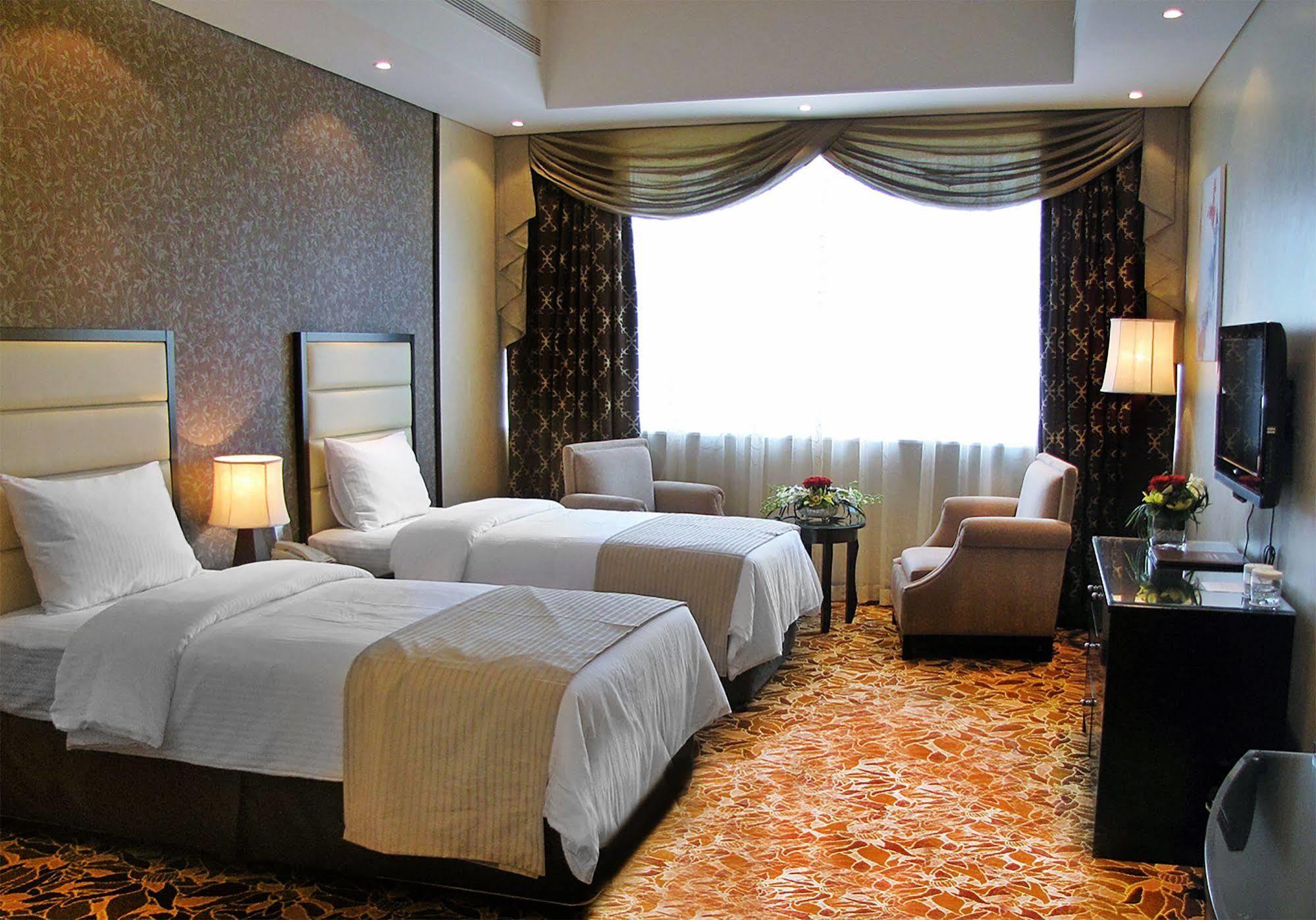 Paragon Hotel Abu Dhabi Ngoại thất bức ảnh